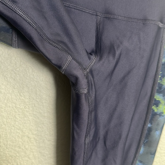 Under Armour Compression Ankle High Rise Legging Navy Womens Size XSmall NWT - Picture 3 of 13